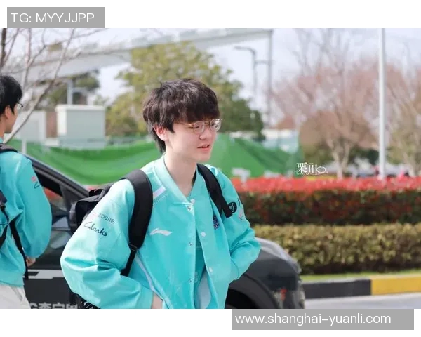 深入分析LNG与EDG对决后的战术调整与选手表现总结实时新闻